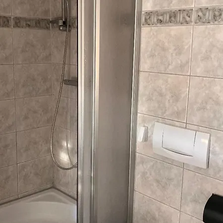 Auszeit Im Privatzimmer An Den Salzwiesen Mit Gemeinsamer Kueche Und Eingang *