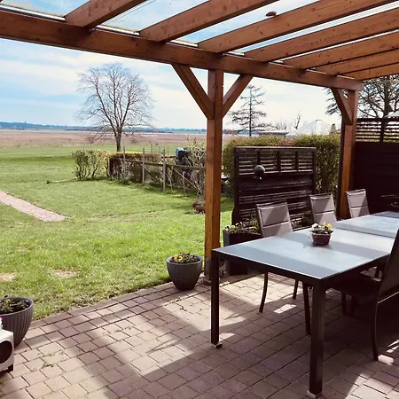 Auszeit Im Privatzimmer An Den Salzwiesen Mit Gemeinsamer Kueche Und Eingang Insel Poel